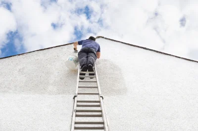 Peinture extérieure à Lampaul-Guimiliau — façades et ravalement